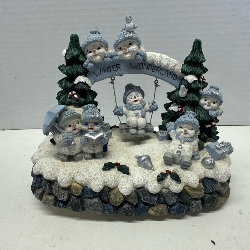Snowbuddies Music box